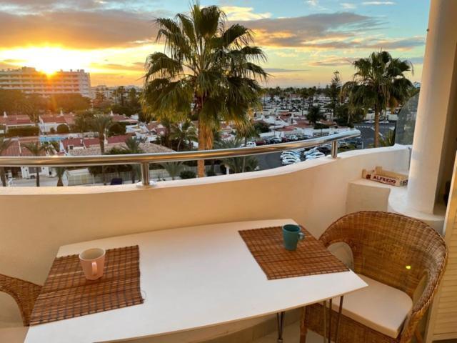 מספאלומס Lovely Appartment With A Sunny Large Balcony מראה חיצוני תמונה